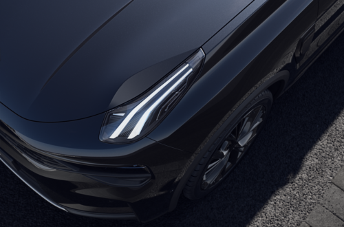 lynk_&_co_01_ONYXBLACK_led