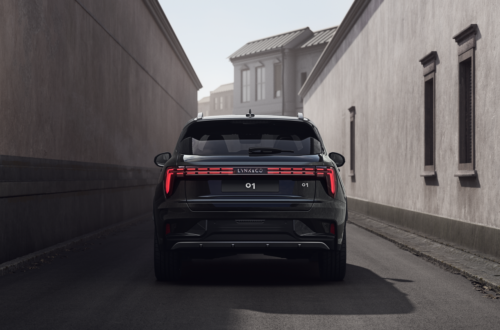 lynk_&_co_01_ONYXBLACK_back